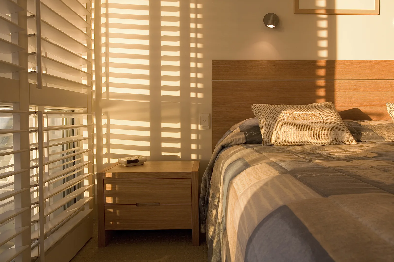 Factory-Type Aluminium Venetian Blind (25 mm)